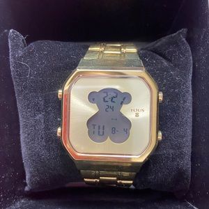 Tous bear steal watch